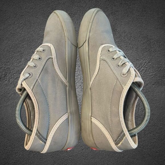 Levi’s tennis shoes Men’s size 9 Gray sneakers - Picture 5 of 9